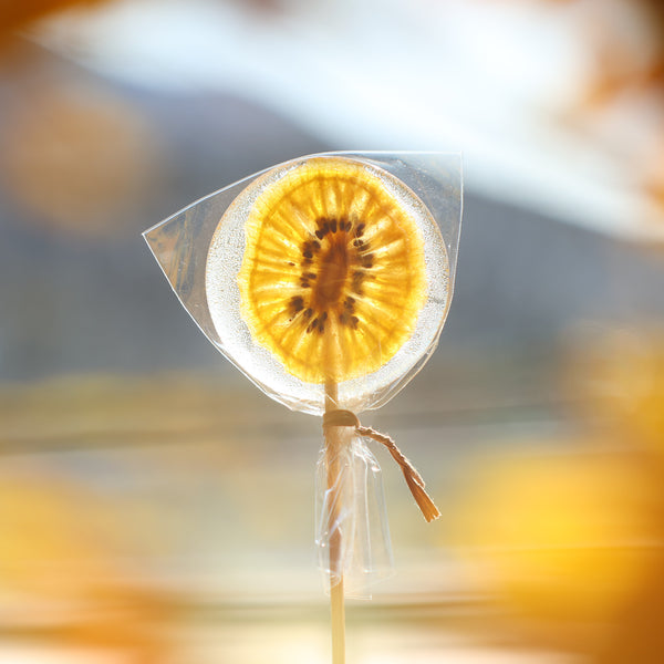 恵みのあめ(棒付き)さぬきゴールド